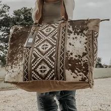 Load image into Gallery viewer, Elisa Weekender Brown Cowhide Bag