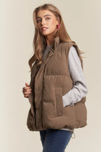 Load image into Gallery viewer, Button Down Corduroy Puff Vest